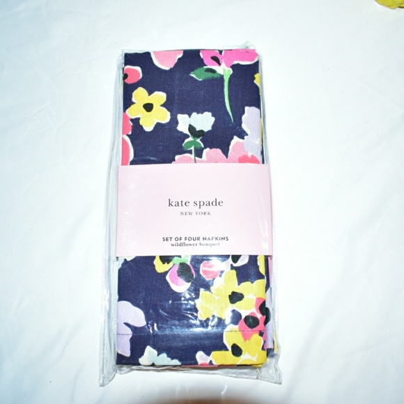 KATE SPADE PLACEMATS AND NAPKIN SET NWT - Picture 5 of 7
